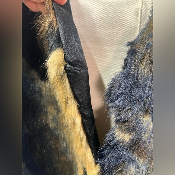 Arianna By Howard’s Faux Fur Vest Black Blue Tan hook & Eye Like New  Sm/M - Picture 7 of 12